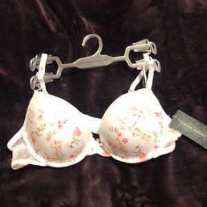 NWT Laura Ashley 36C Pretty Push-up Bra 💕